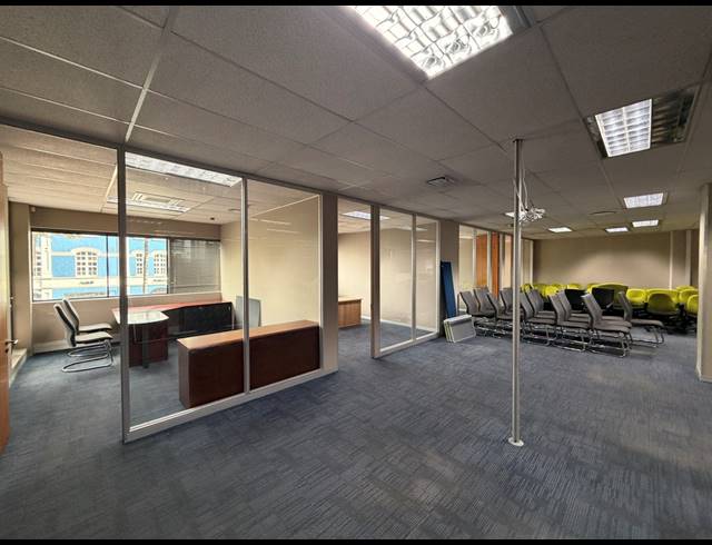 890M² OFFICE TO LET IN DE WATERKANT